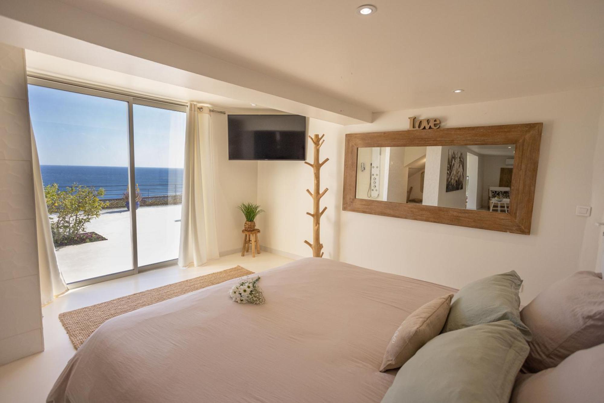 Les Suites Love 3 Spa Vue Mer Piscine Marselha Exterior foto