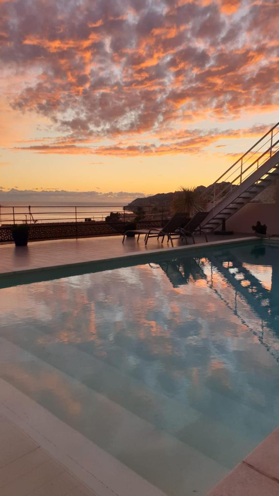 Les Suites Love 3 Spa Vue Mer Piscine Marselha Exterior foto